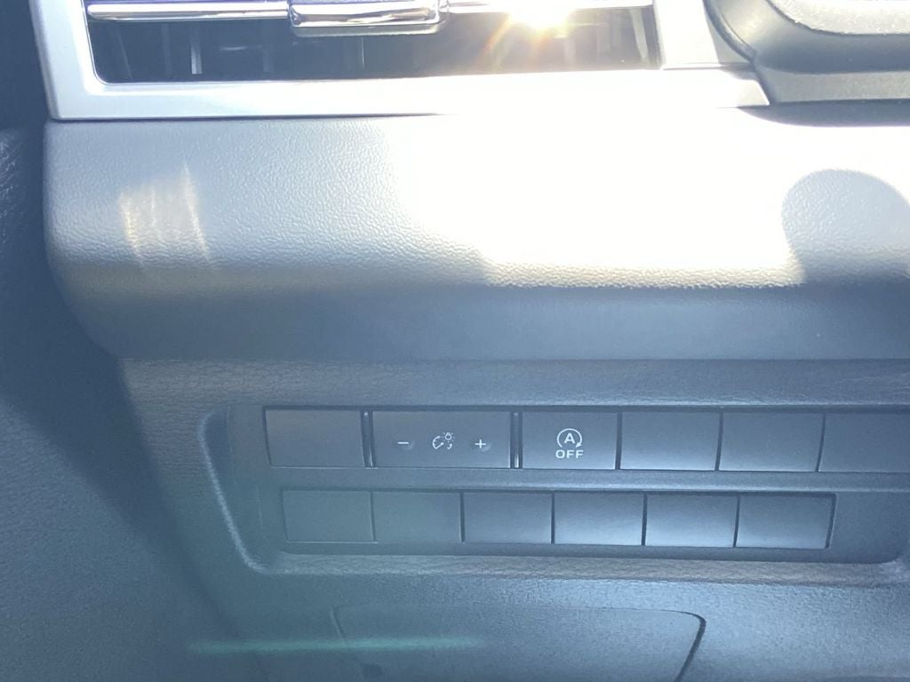 2026 Mitsubishi Outlander LE