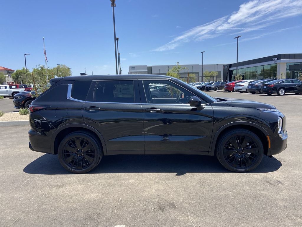 2026 Mitsubishi Outlander LE