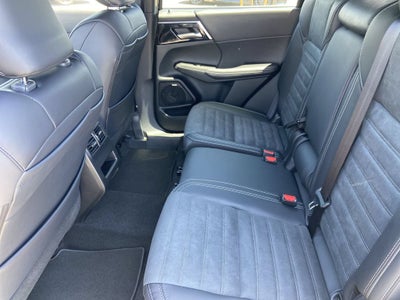 2026 Mitsubishi Outlander LE