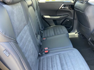 2026 Mitsubishi Outlander LE
