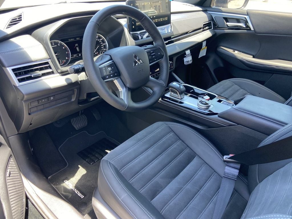 2026 Mitsubishi Outlander LE