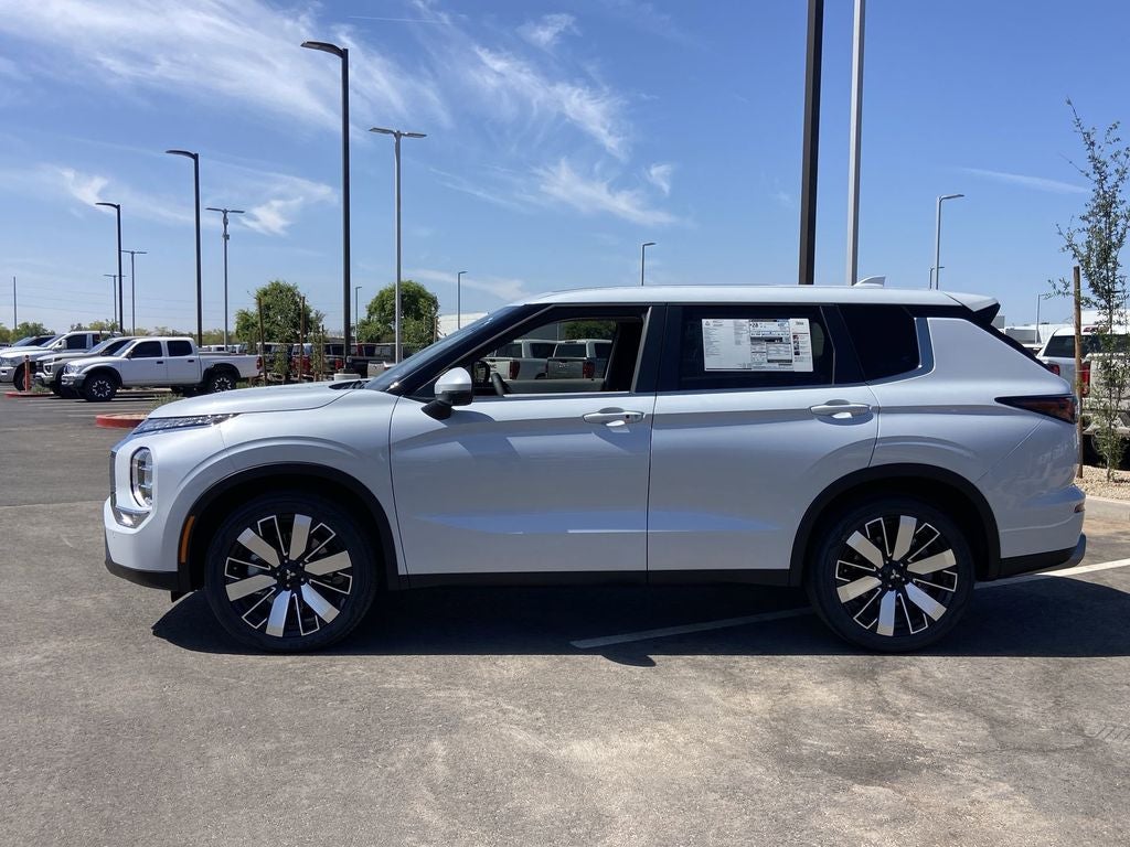2026 Mitsubishi Outlander SE