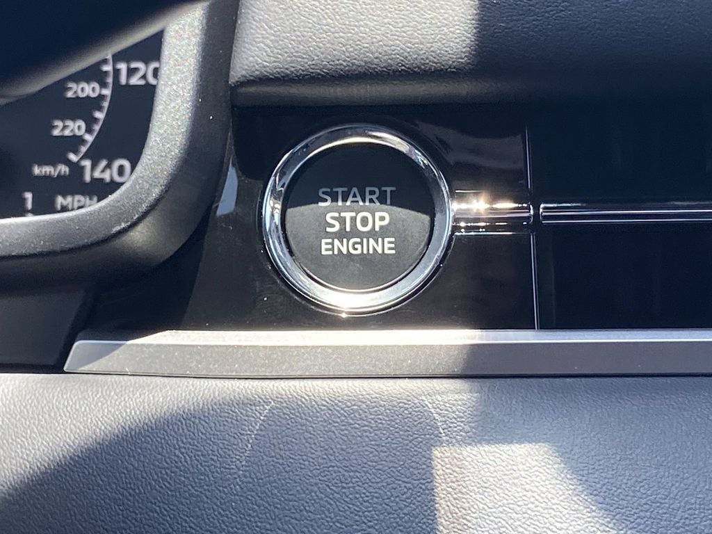 2026 Mitsubishi Outlander LE