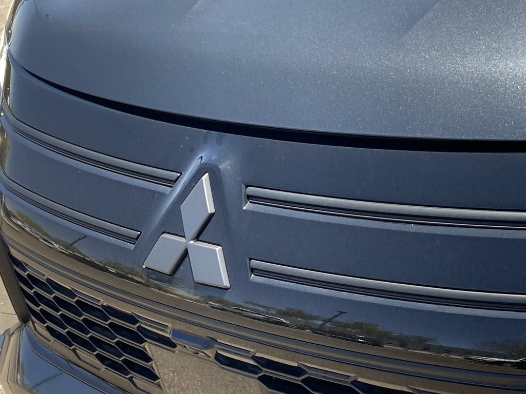 2026 Mitsubishi Outlander LE