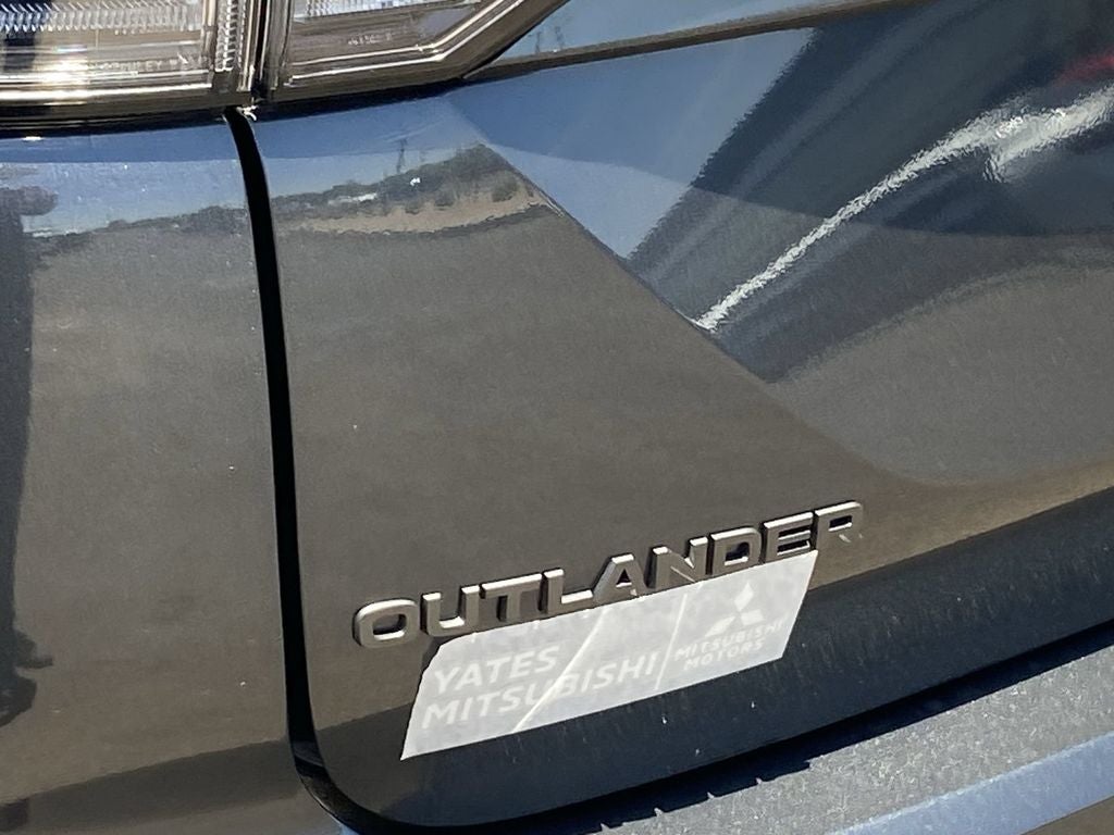 2026 Mitsubishi Outlander LE