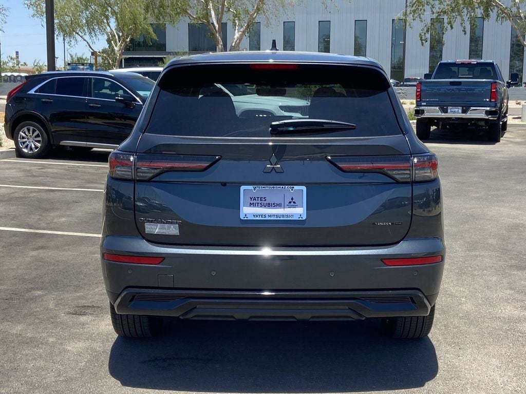 2026 Mitsubishi Outlander LE