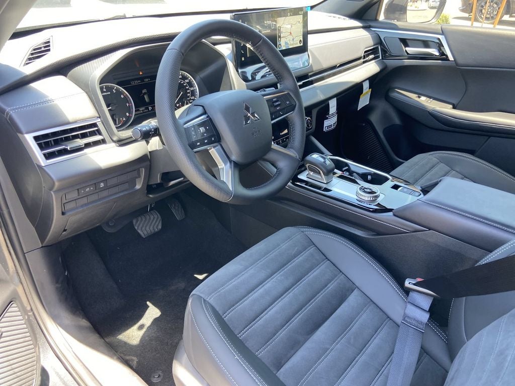 2026 Mitsubishi Outlander LE