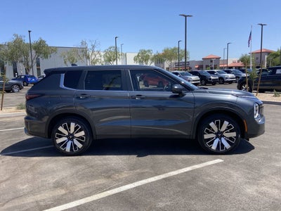 2026 Mitsubishi Outlander SE