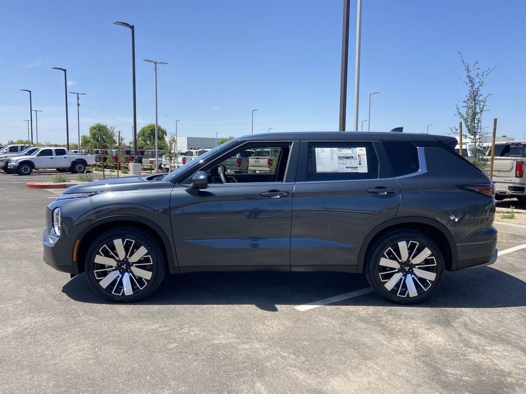 2026 Mitsubishi Outlander SE