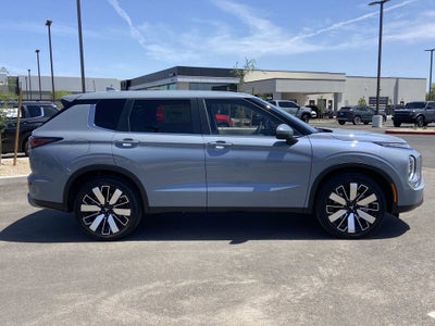 2026 Mitsubishi Outlander SE