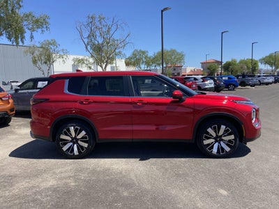 2026 Mitsubishi Outlander SE