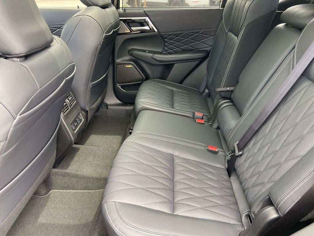 2026 Mitsubishi Outlander Black Edition
