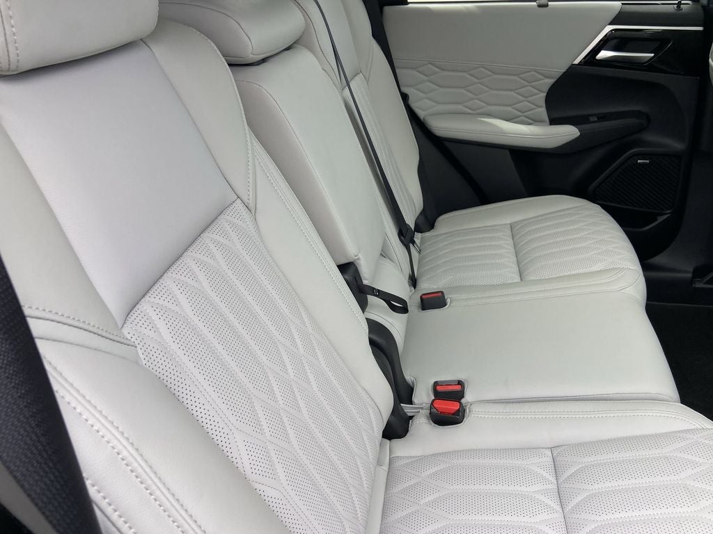 2026 Mitsubishi Outlander SEL