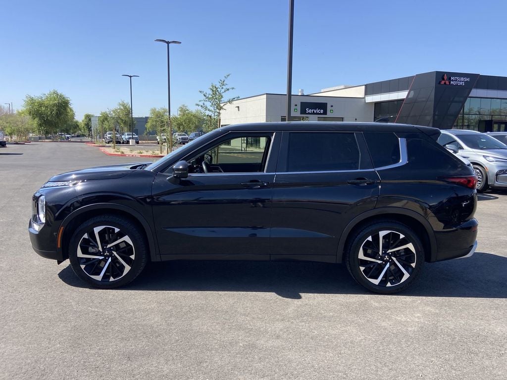 2023 Mitsubishi Outlander SE