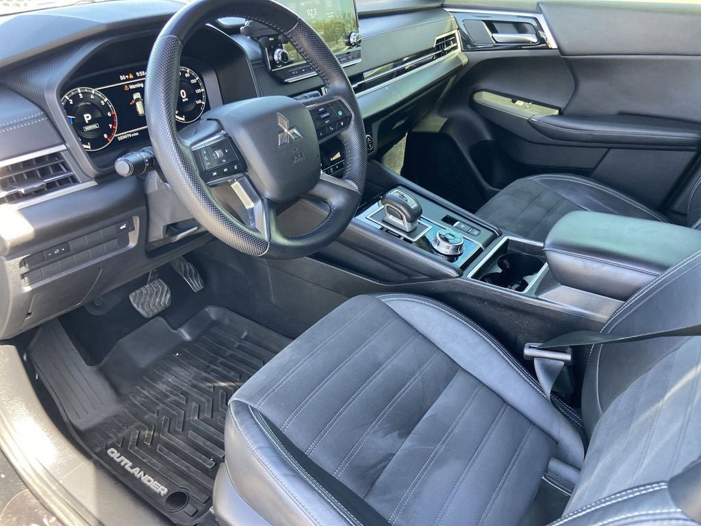 2023 Mitsubishi Outlander SE