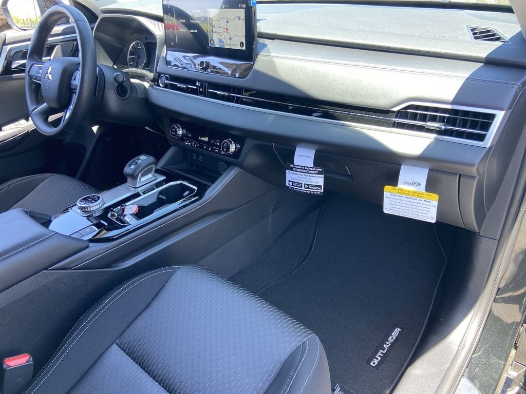 2026 Mitsubishi Outlander ES