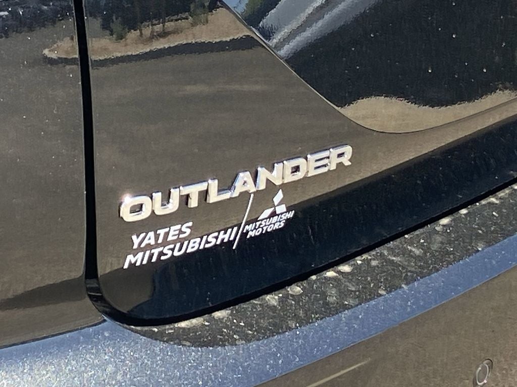 2026 Mitsubishi Outlander ES
