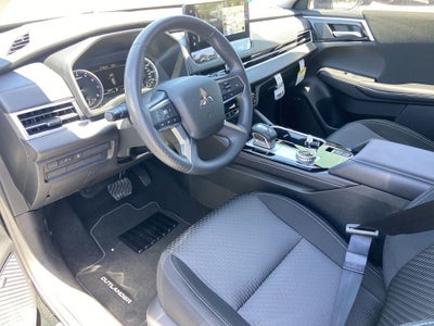 2026 Mitsubishi Outlander ES