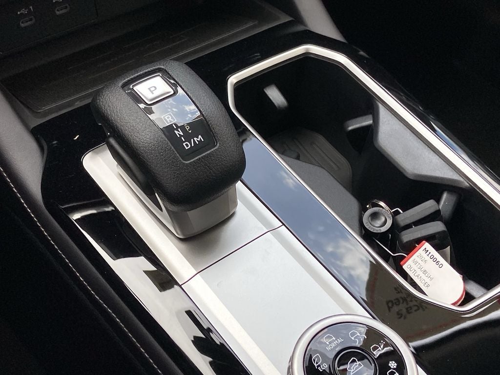 2026 Mitsubishi Outlander ES