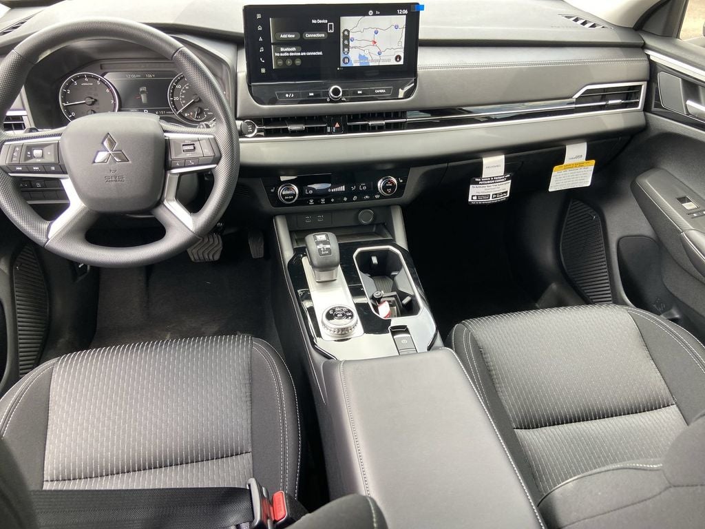 2026 Mitsubishi Outlander ES