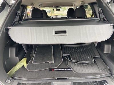 2026 Mitsubishi Outlander ES