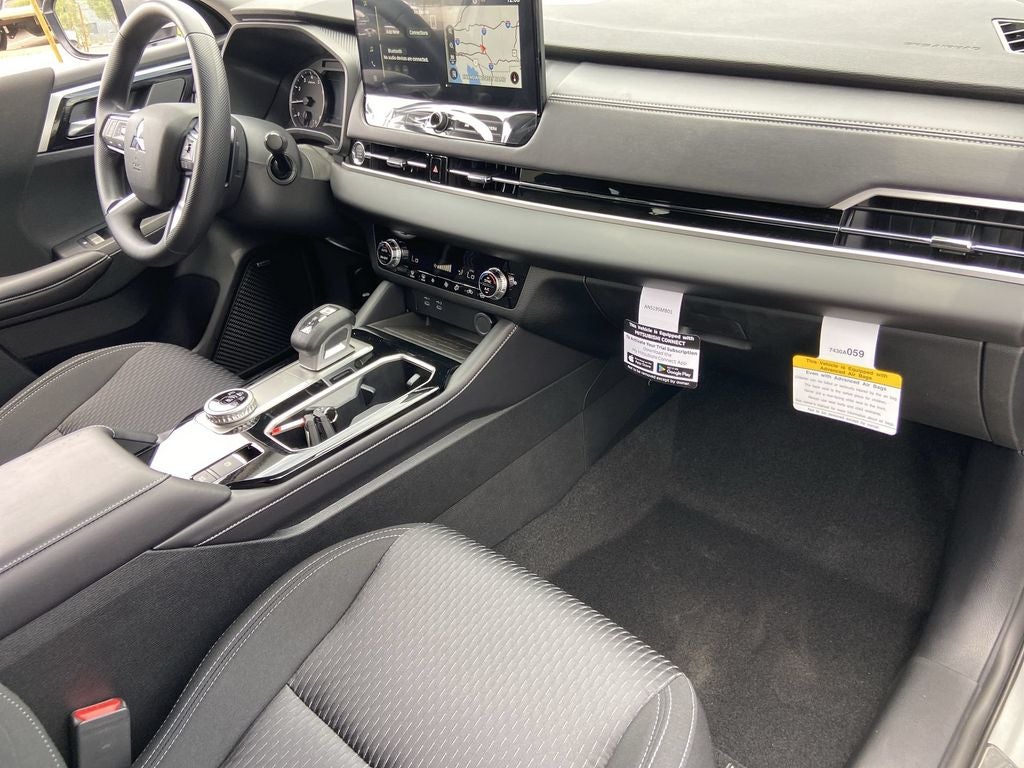 2026 Mitsubishi Outlander ES
