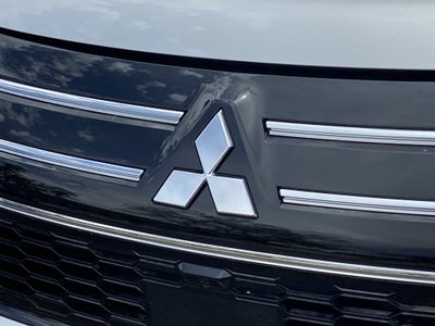 2026 Mitsubishi Outlander ES