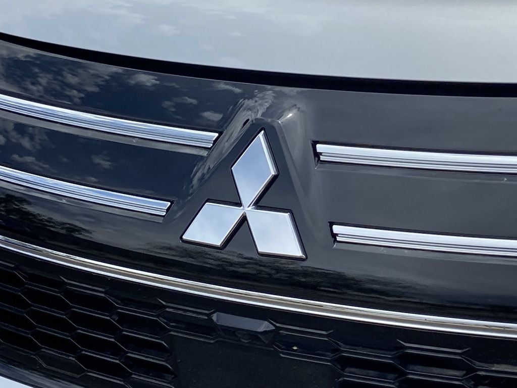 2026 Mitsubishi Outlander ES