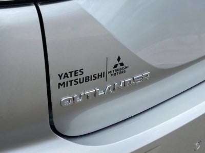 2026 Mitsubishi Outlander ES