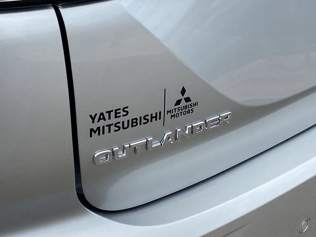 2026 Mitsubishi Outlander ES