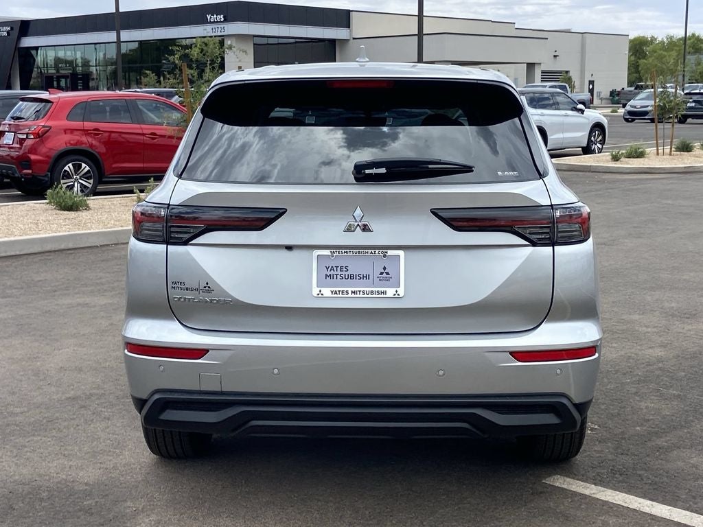 2026 Mitsubishi Outlander ES
