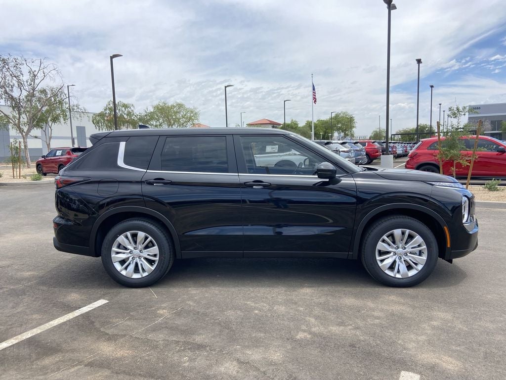 2026 Mitsubishi Outlander ES