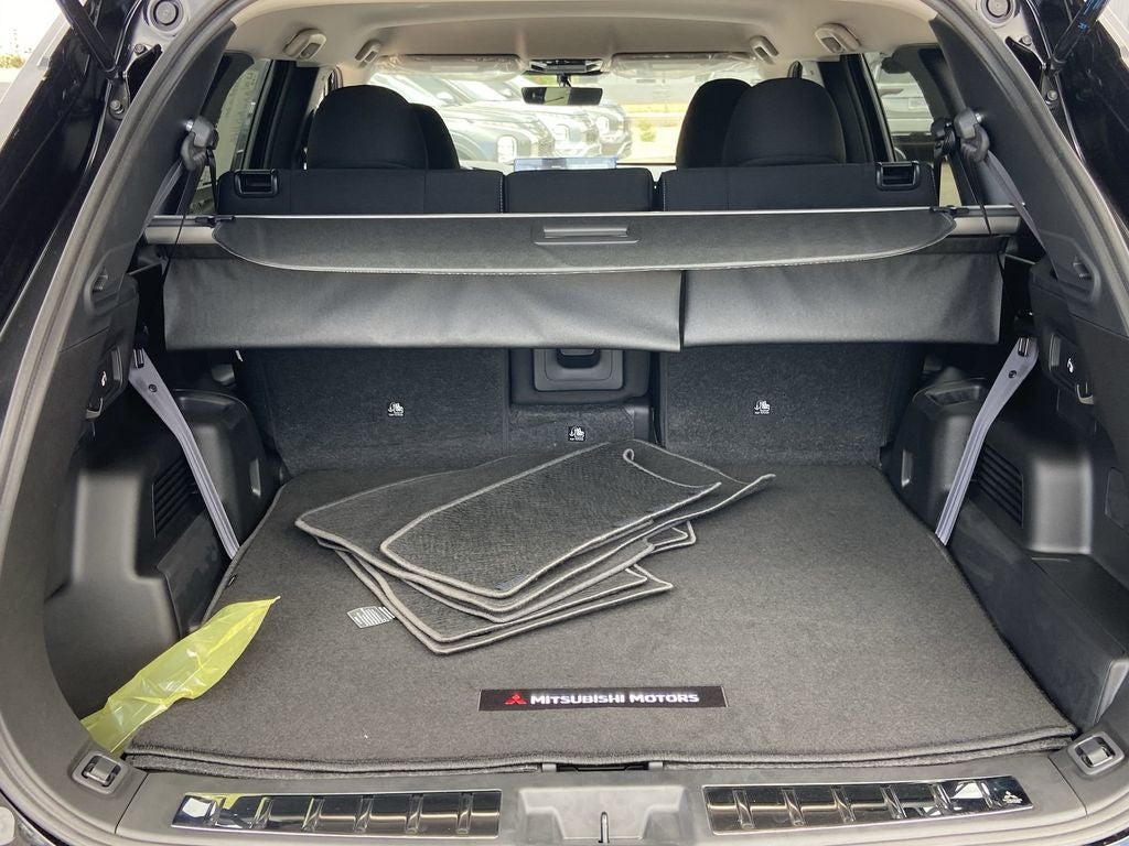 2026 Mitsubishi Outlander ES