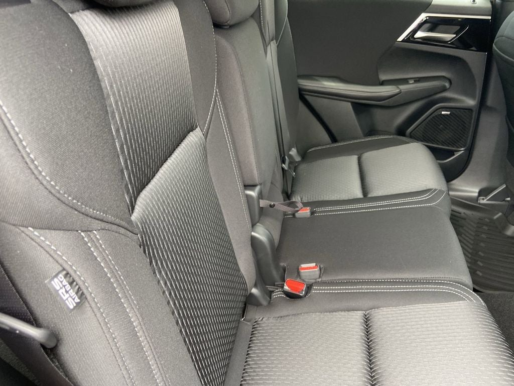 2026 Mitsubishi Outlander ES