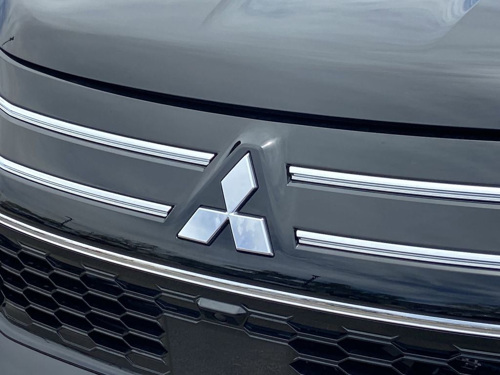 2026 Mitsubishi Outlander ES