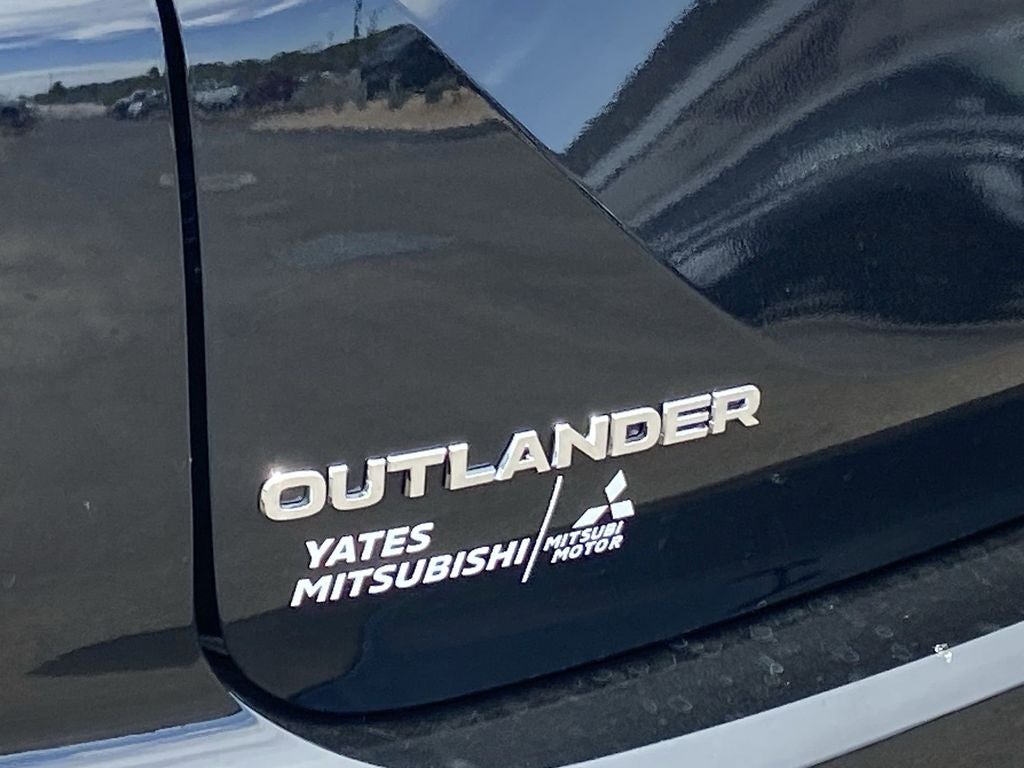 2026 Mitsubishi Outlander ES