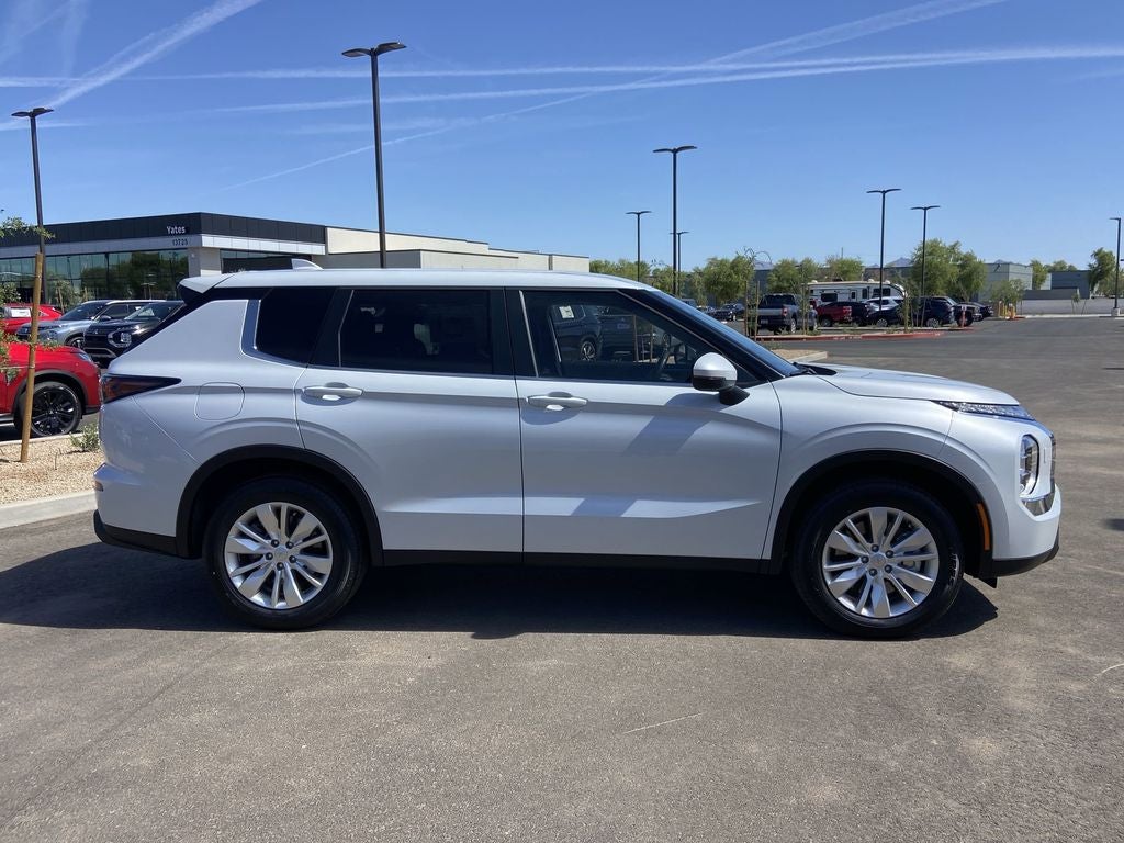 2026 Mitsubishi Outlander ES