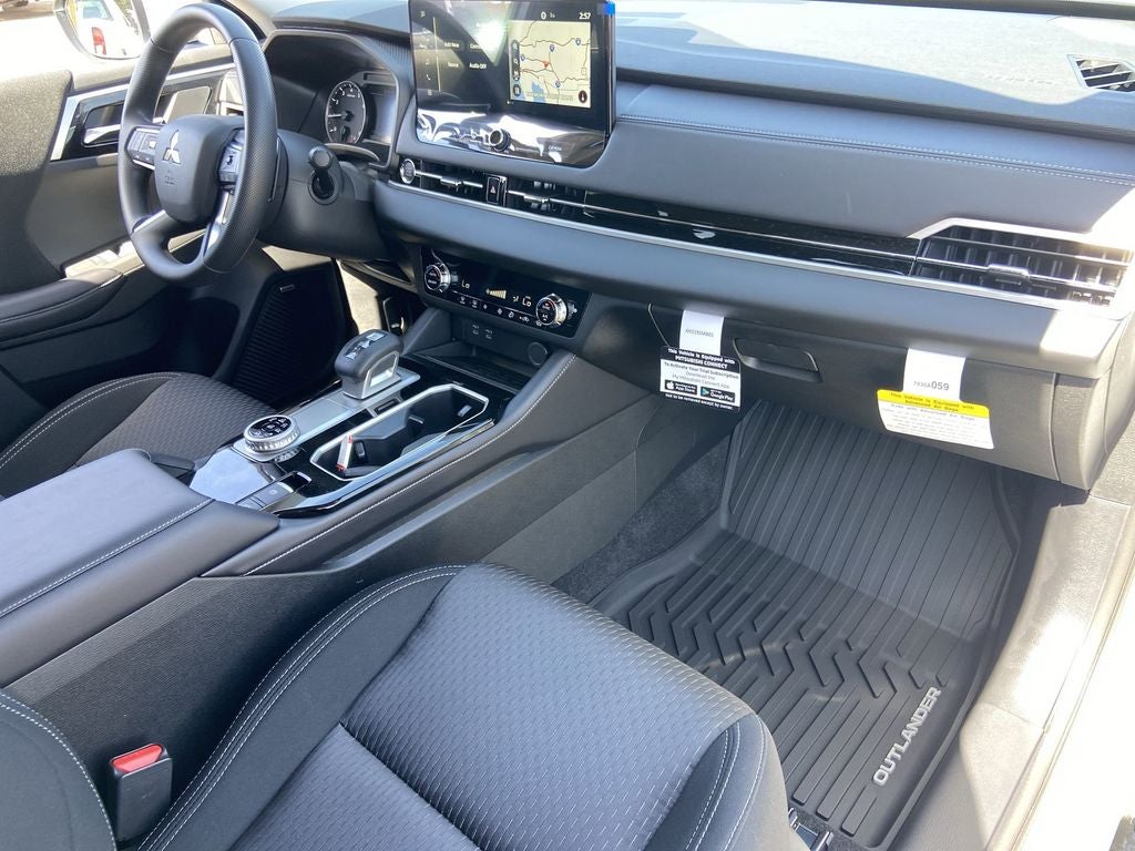 2026 Mitsubishi Outlander ES