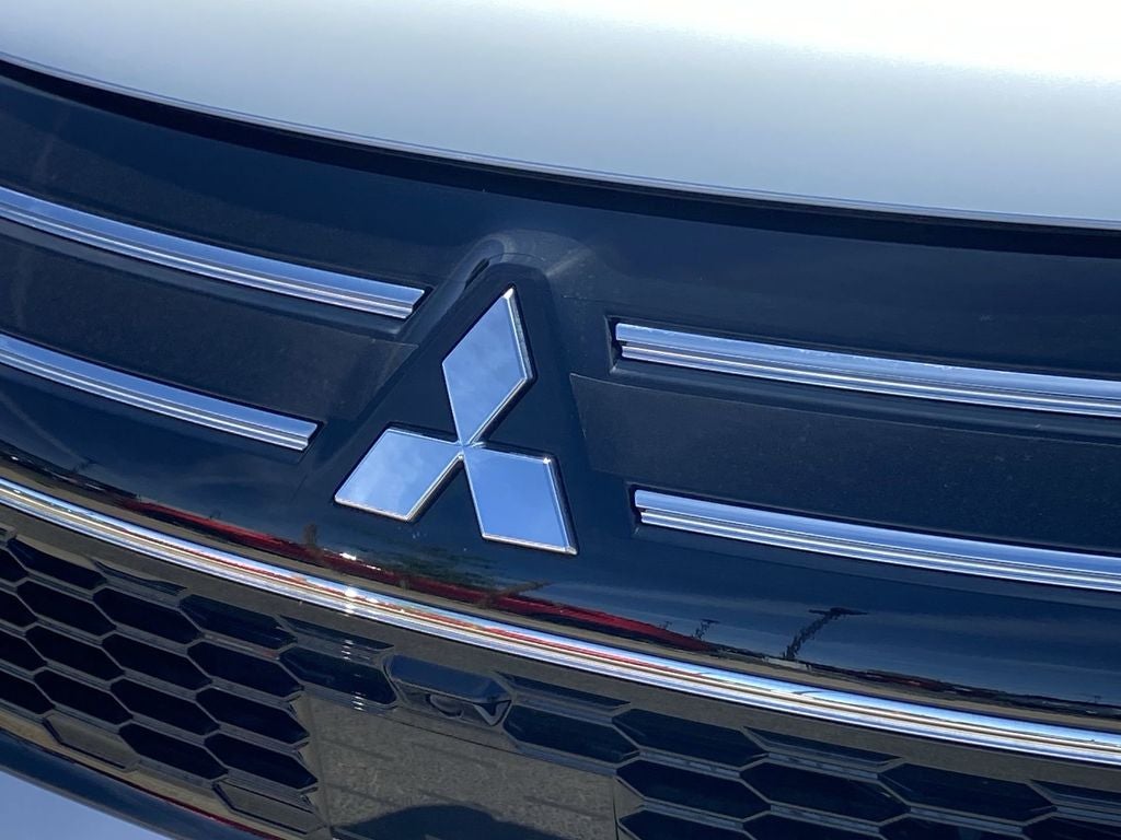 2026 Mitsubishi Outlander ES