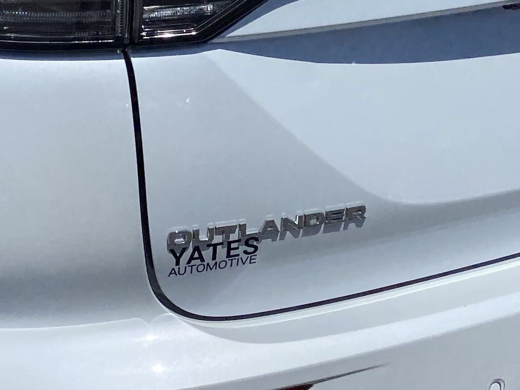 2025 Mitsubishi Outlander SE