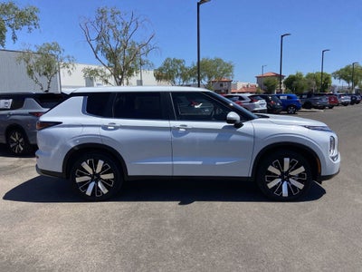 2026 Mitsubishi Outlander SE