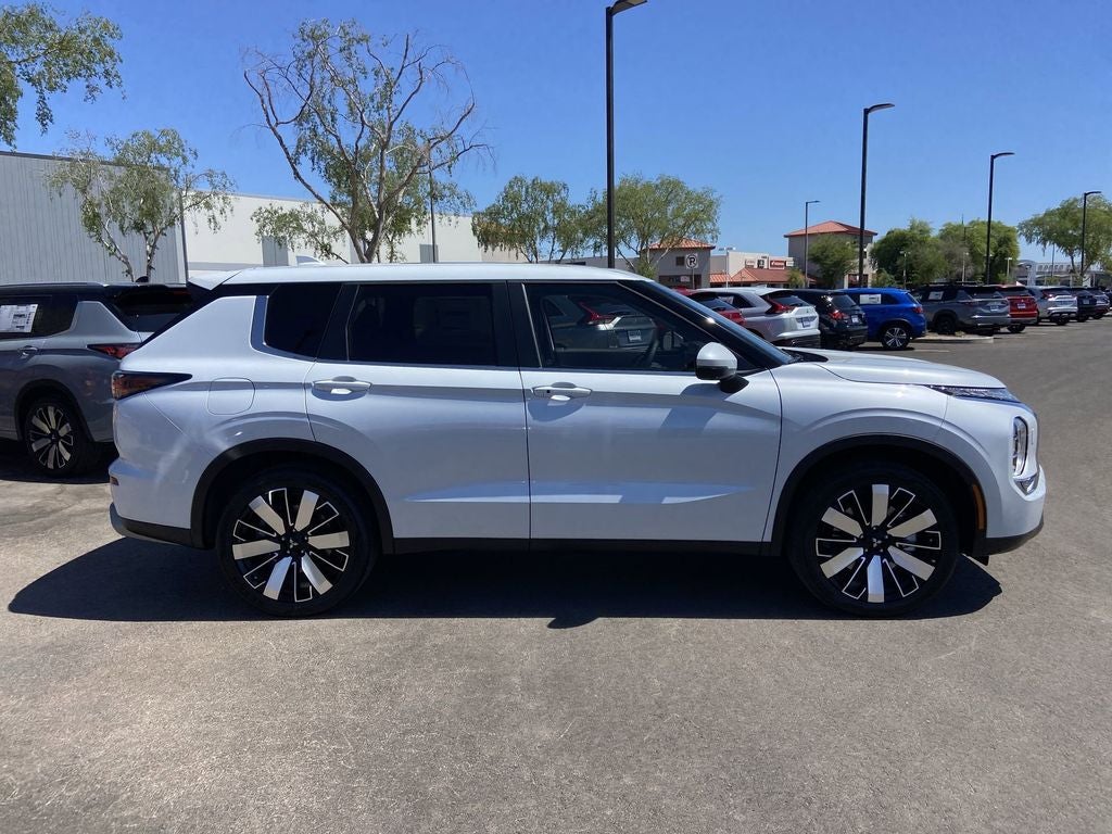 2026 Mitsubishi Outlander SE