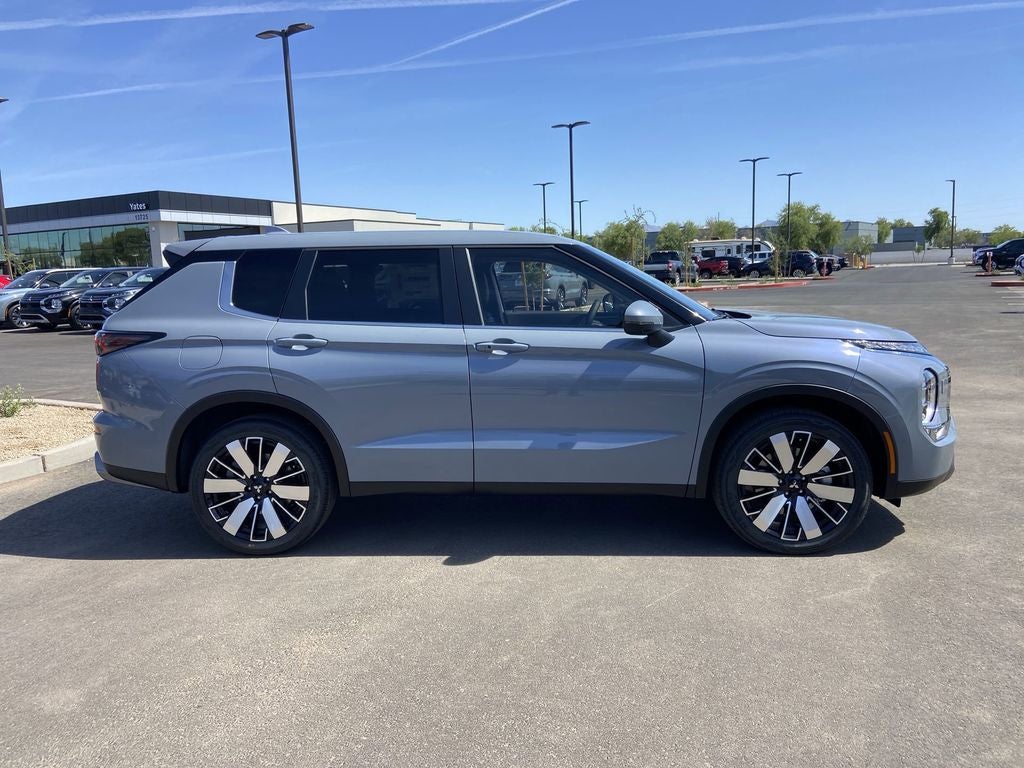 2026 Mitsubishi Outlander SE