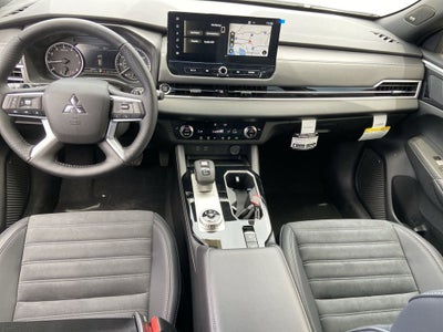 2026 Mitsubishi Outlander LE