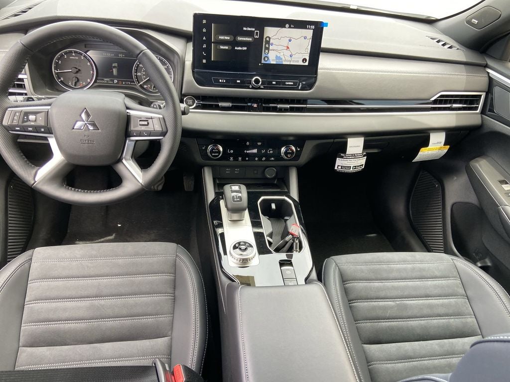 2026 Mitsubishi Outlander LE
