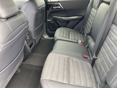2026 Mitsubishi Outlander LE