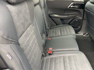2026 Mitsubishi Outlander LE
