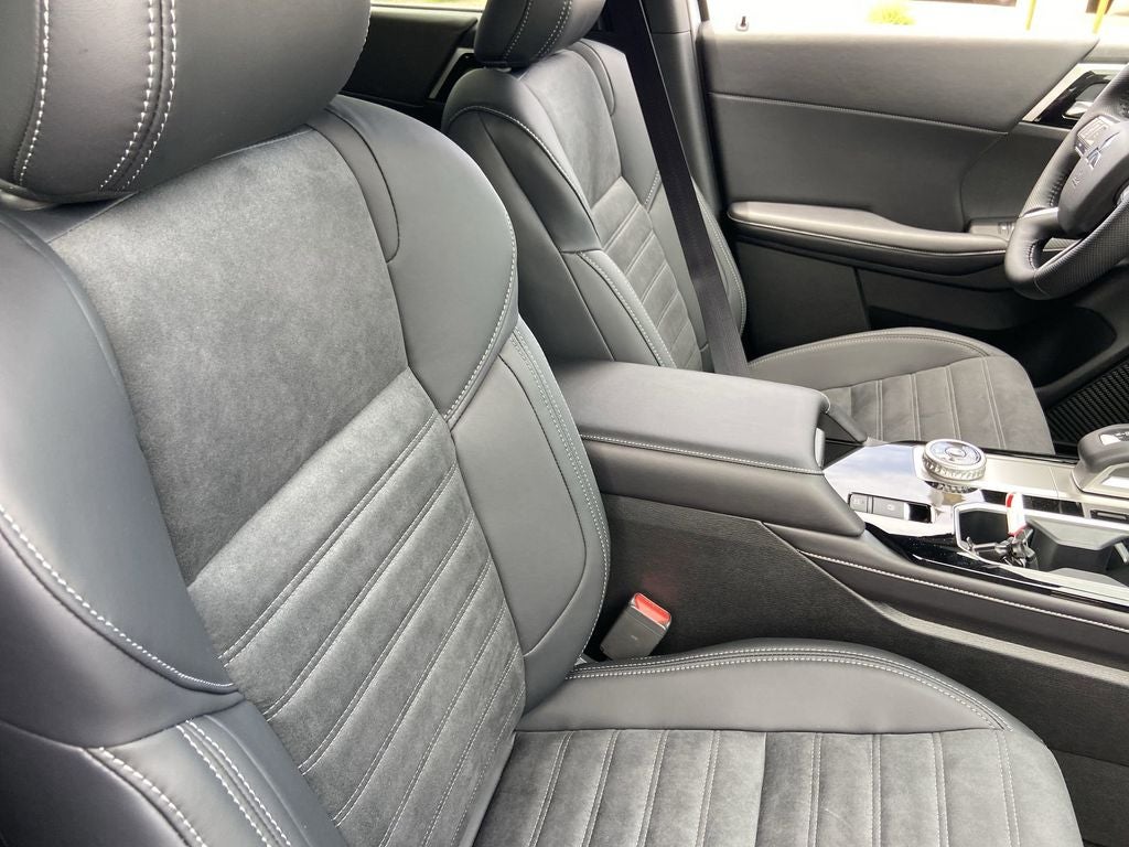 2026 Mitsubishi Outlander LE