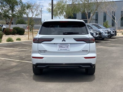 2026 Mitsubishi Outlander LE