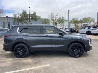 2026 Mitsubishi Outlander LE
